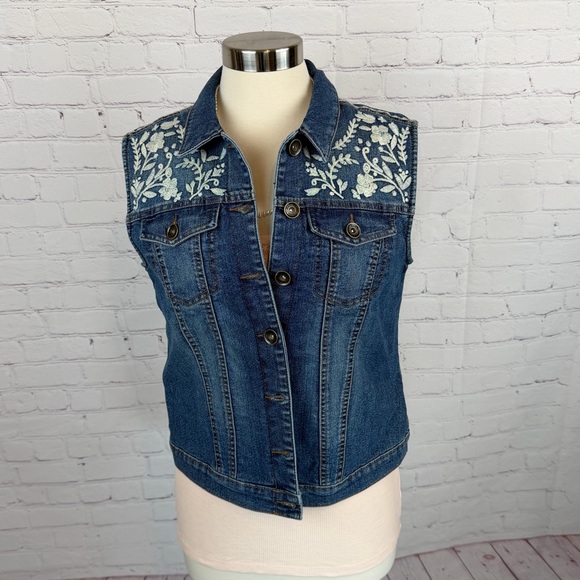 Ruff Hewn Blue Denim Vest with White Floral Accents - Picture 5 of 10